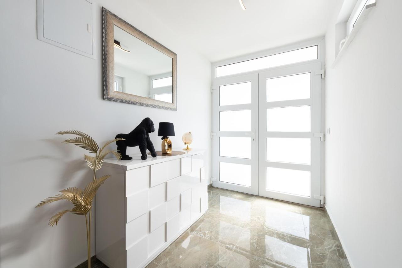 Golden Seaview Holiday Home มลินี ภายนอก รูปภาพ