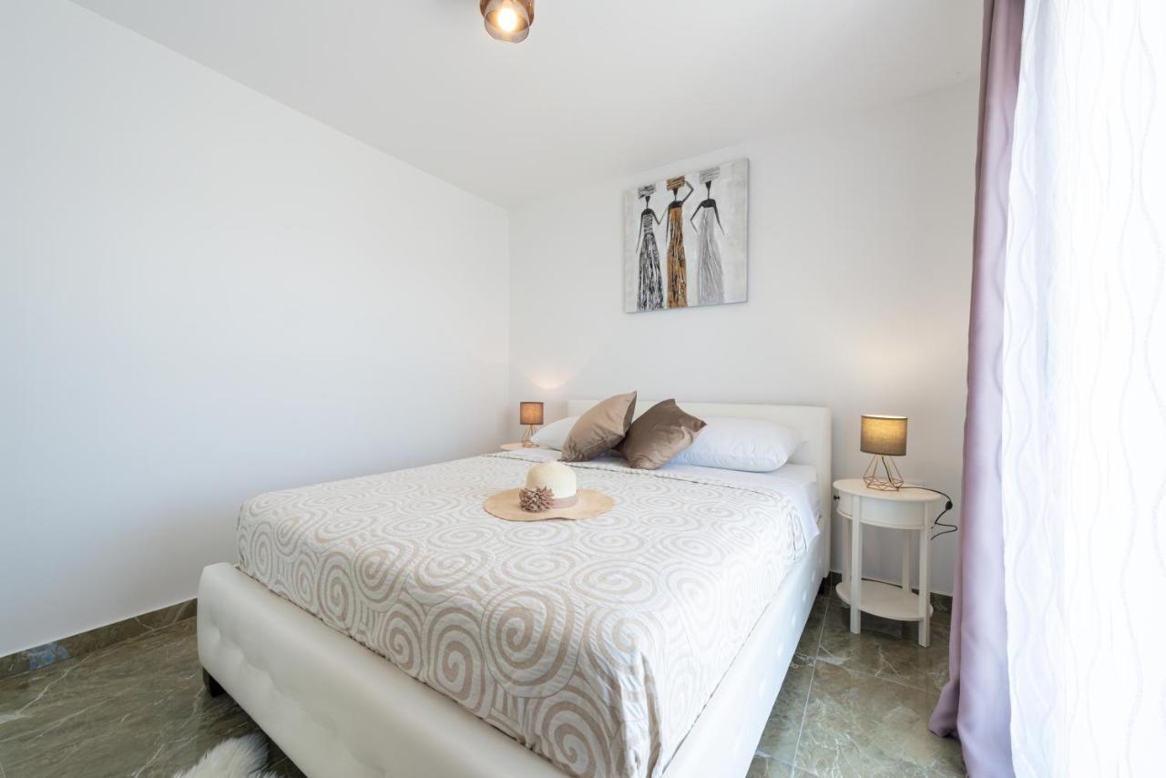 Golden Seaview Holiday Home มลินี ภายนอก รูปภาพ